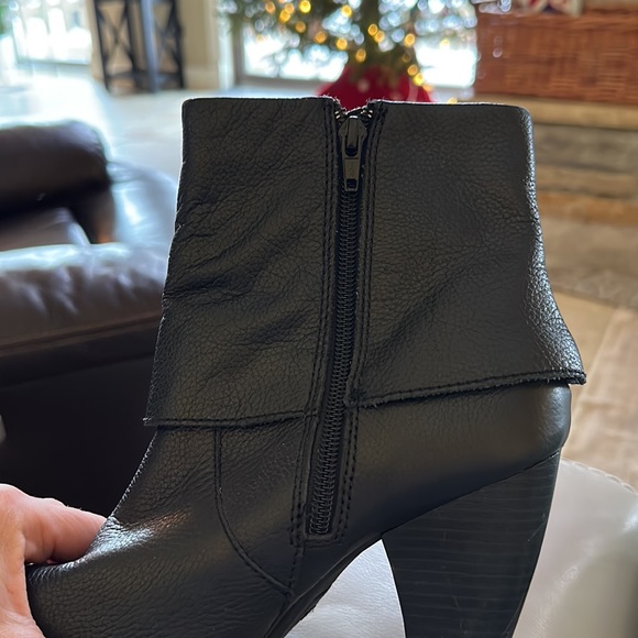 Booties -good condition - Picture 4 of 4